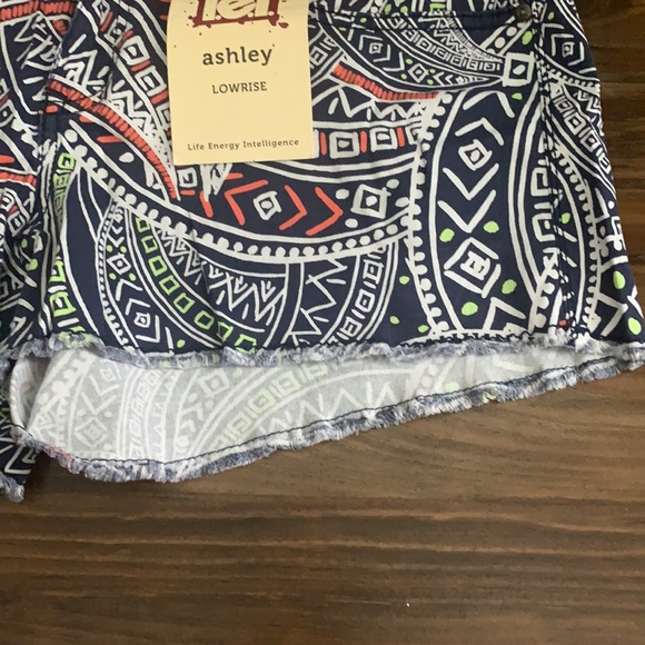 Unworn Lei Retro Shorts Size 17 Regular - Picture 7 of 12